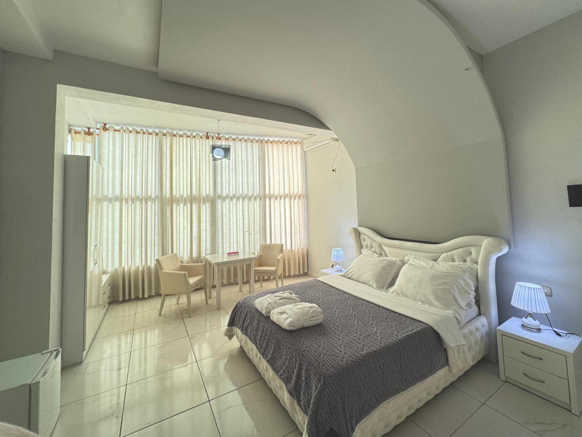 Grand Hotel Gjyshi Qerek Экстерьер фото