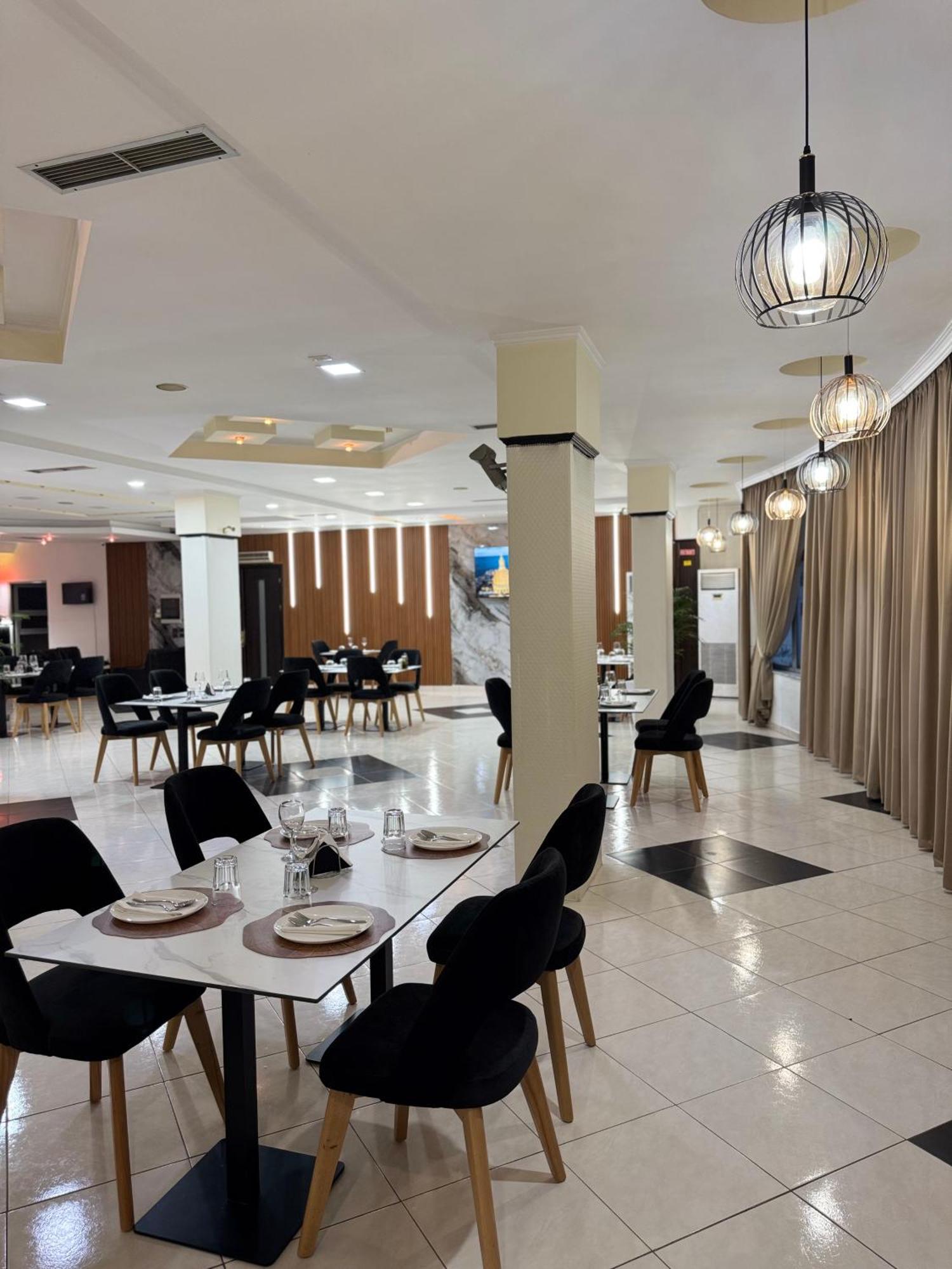 Grand Hotel Gjyshi Qerek Экстерьер фото
