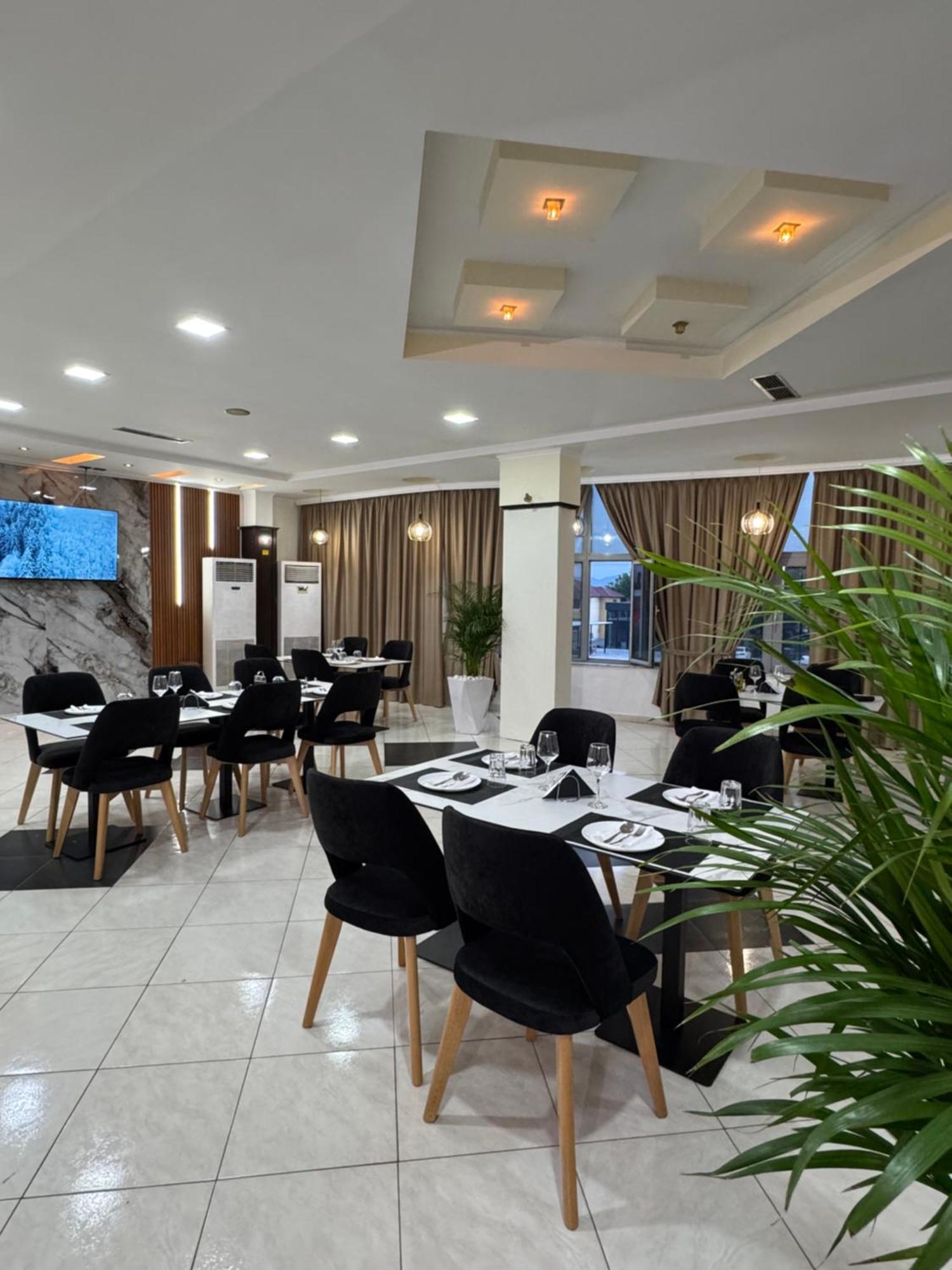 Grand Hotel Gjyshi Qerek Экстерьер фото
